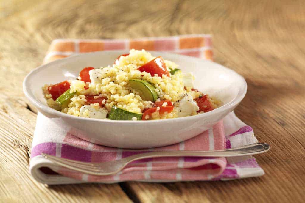 Bulgur: Probieren Sie den vegetarischen Salat mit Paprika.