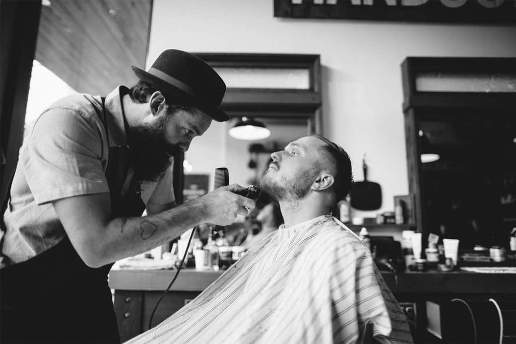 Haargenaues Handwerk: Das Revival der Barbershops.