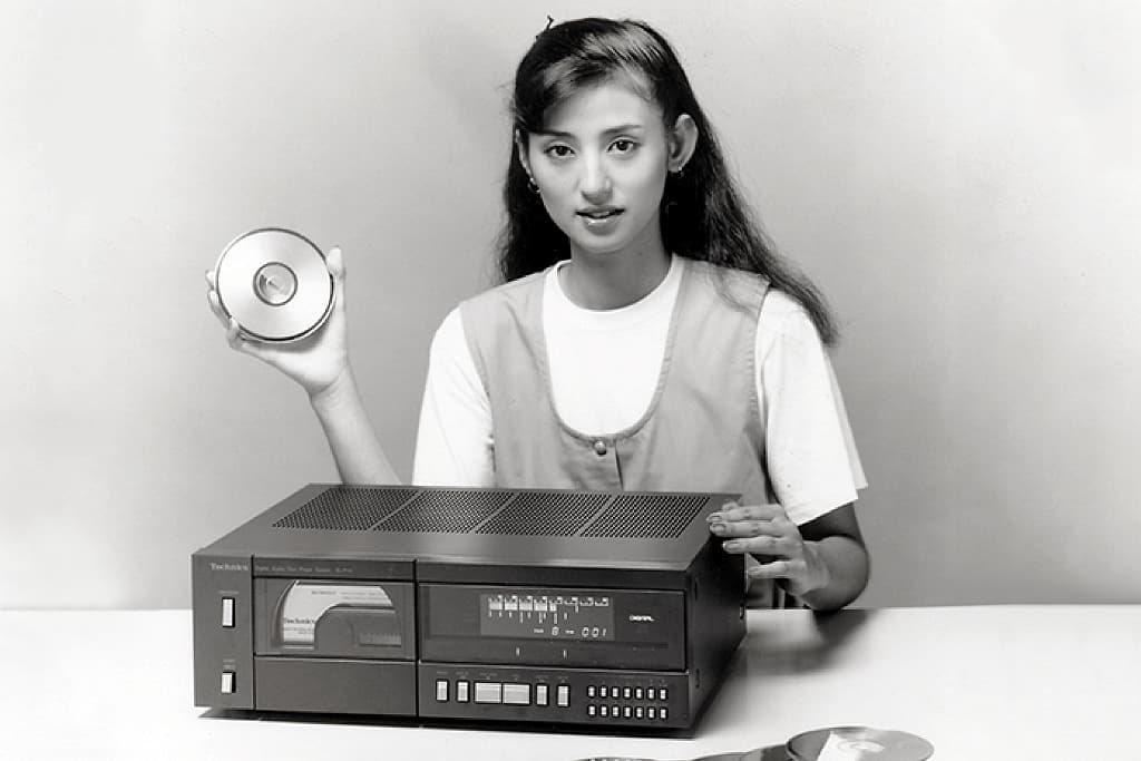 Innovationen der 80er: Panasonic präsentiert zahlreiche Entwicklungen.